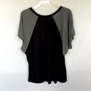 Forever 21 Super Soft Black Top with Gray Raglan Style Batwing Sleeves Sz Medium